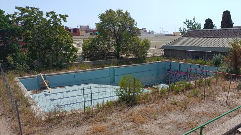 Piscina abandonada de Can Vidalet