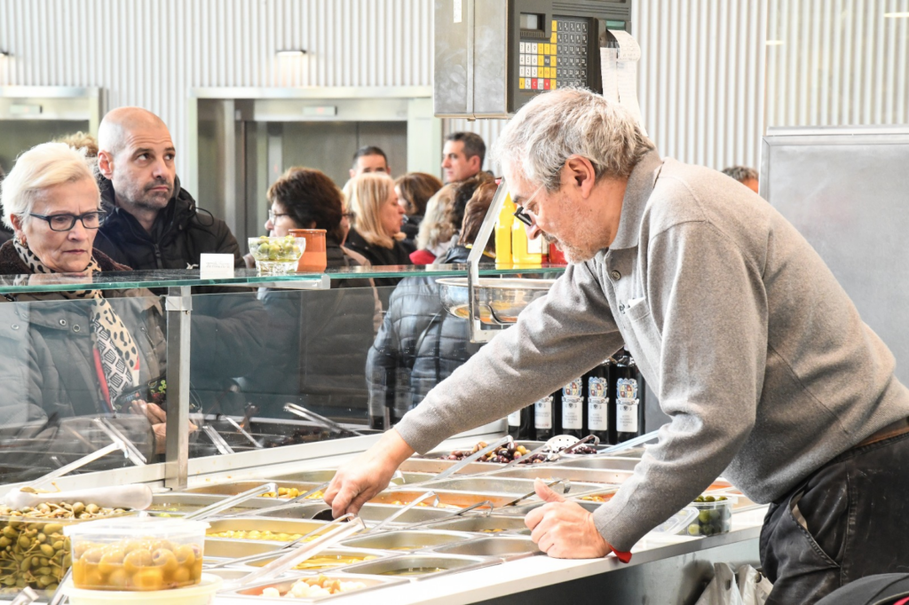 Obre el nou Mercat Municipal de Can Vidalet d'Esplugues