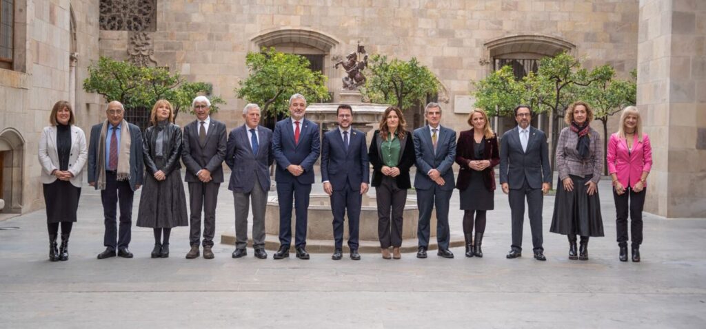 Esplugues signa el conveni pel trasllat de l'Hospital Clínic