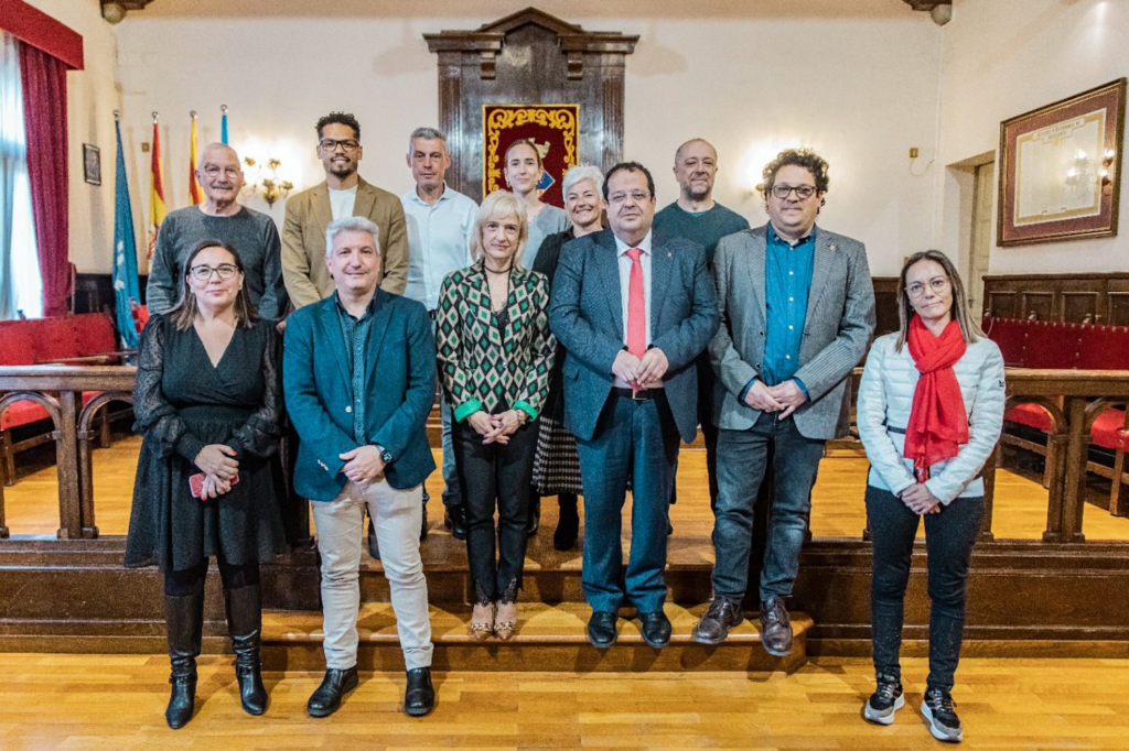 Foto institucional dels membres del concistori amb el Conseller d'Interior